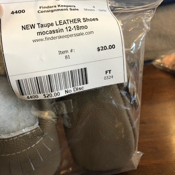 NEW LEATHER taupe neutral moccasins size 12-18 month - Picture 3 of 3